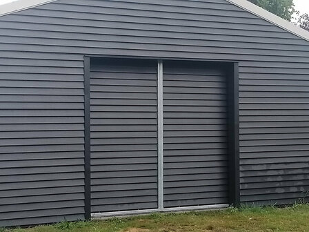 Staalrabat | Lage plank profiel | Houtnerf donker groen | Voorraad