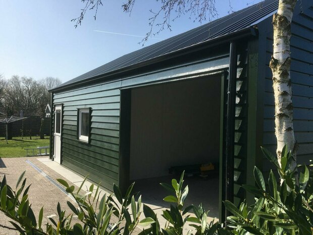 Staalrabat | Hoge plank | Houtnerf donker groen| Maatwerk